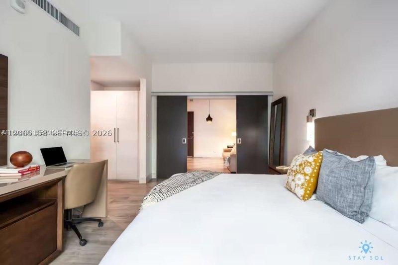 Condo for sale at Costa Hollywood S411