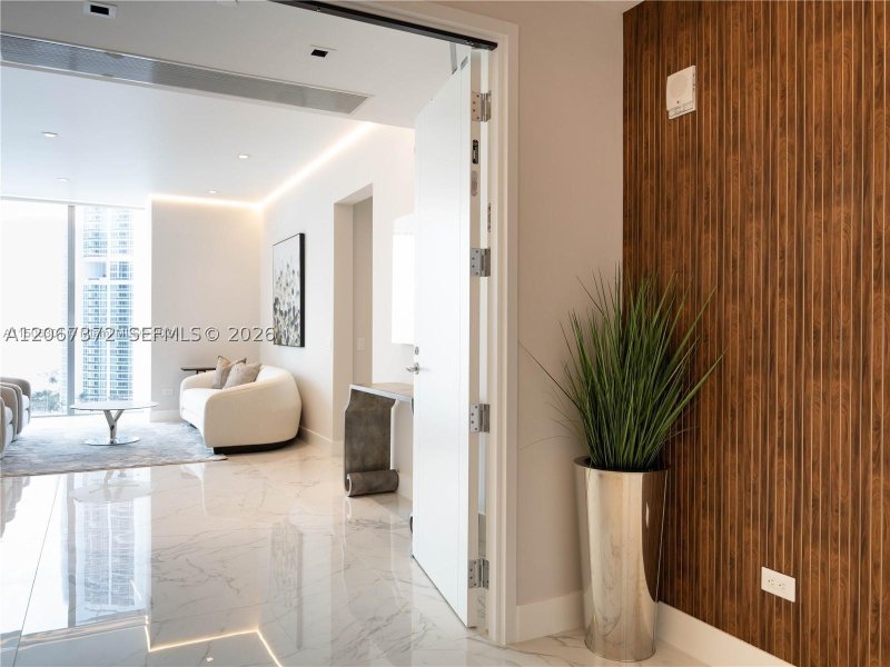 Alquiler de apartamento en Turnberry Ocean Club 1104