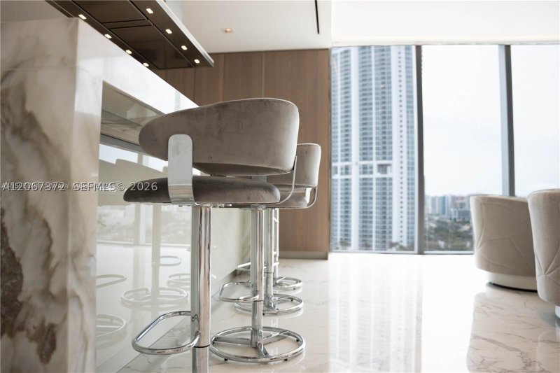 Alquiler de apartamento en Turnberry Ocean Club 1104