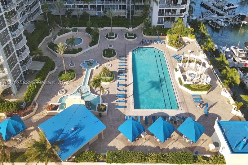 Condo for sale at Grandview Palace 902
