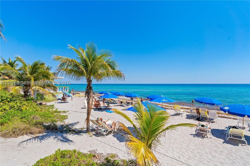 Condo for sale at Parker Plaza Estates 626