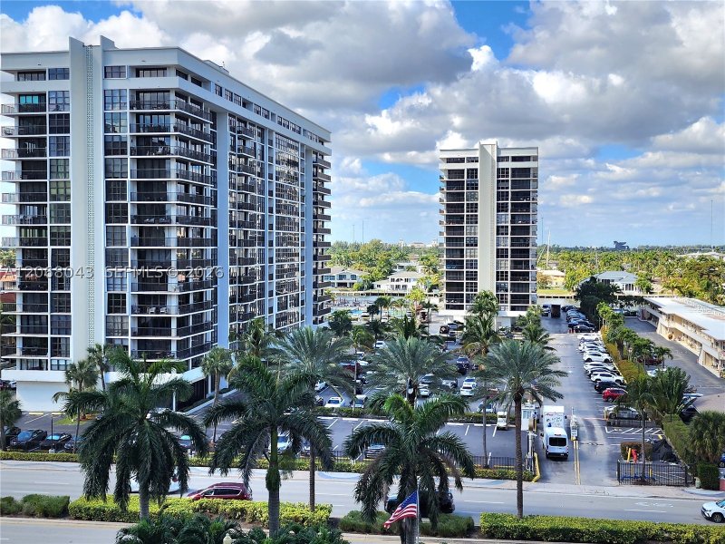 Condo for sale at Parker Plaza Estates 626