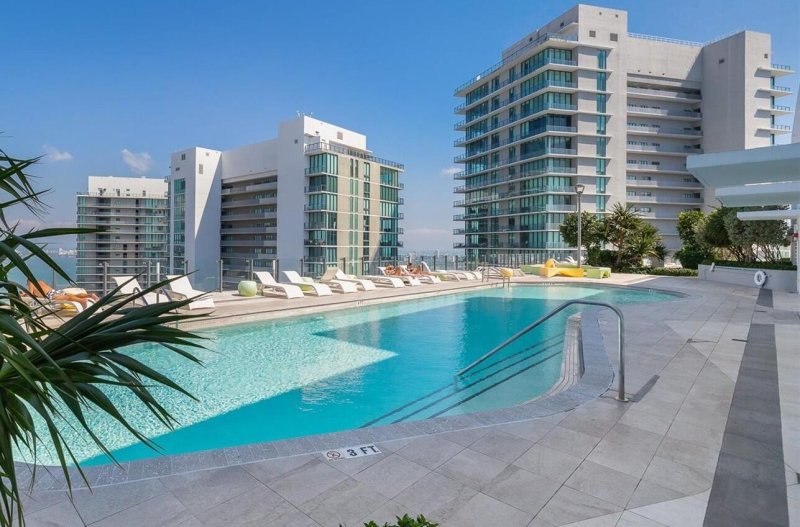 Aluguel de apartamento no Paraiso Bayviews 4007