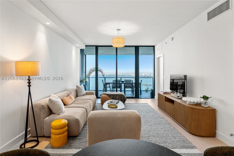 Alquiler de apartamento en Aria Reserve Miami 2602