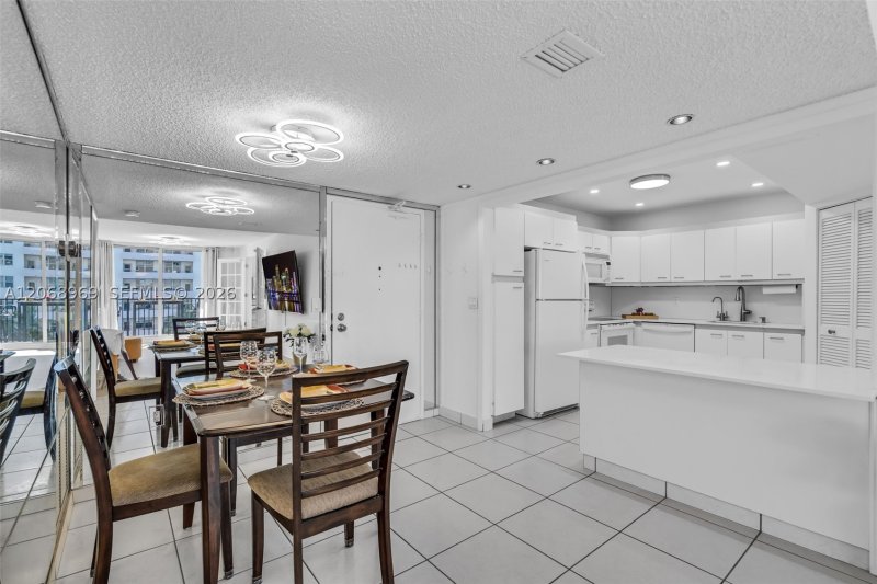 Condo for sale at Manatee 503