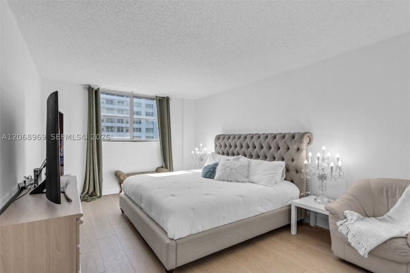 Condo for sale at Manatee 503