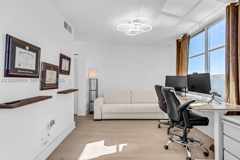 Condo for sale at Manatee 503