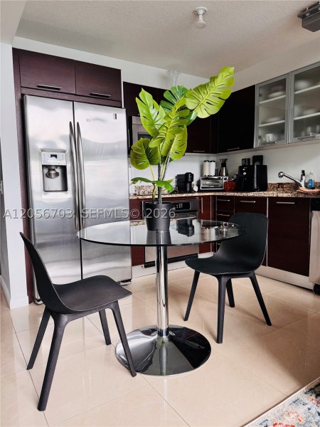 Comprar apartamento no Brickell on the River South 2204