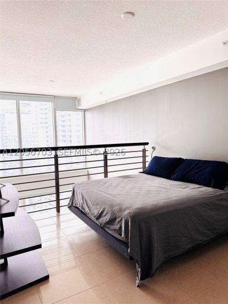 Comprar apartamento no Brickell on the River South 2204
