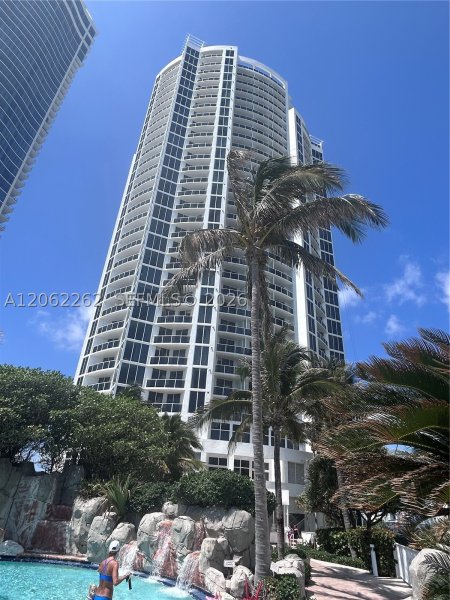 Comprar apartamento no Trump International Sonesta Beach Resort 2206