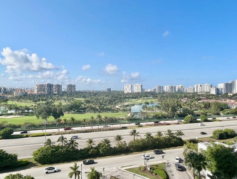 Parc Central Aventura Apt #1211
