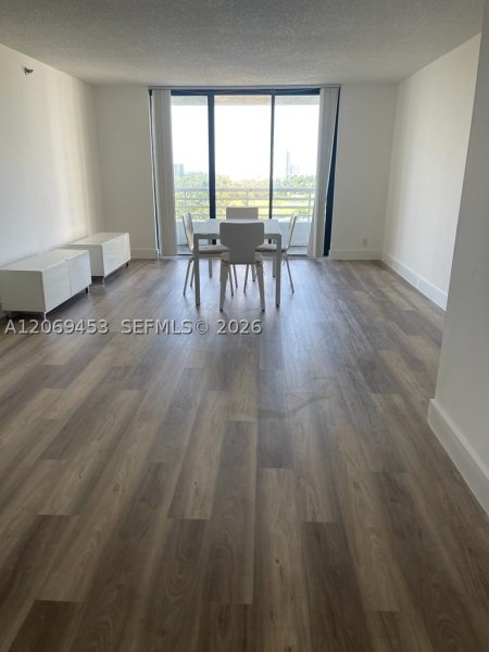 Alquiler de apartamento en Parc Central Aventura 1211