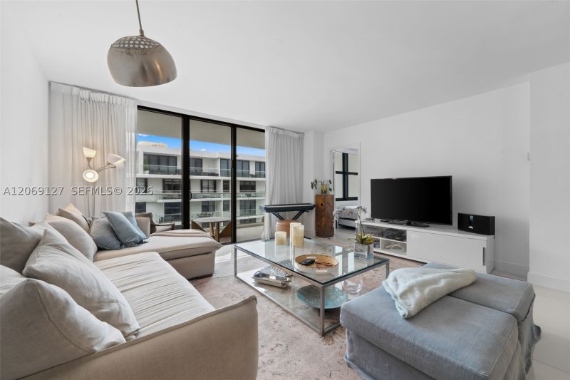Aluguel de apartamento no Balmoral Condo 20V