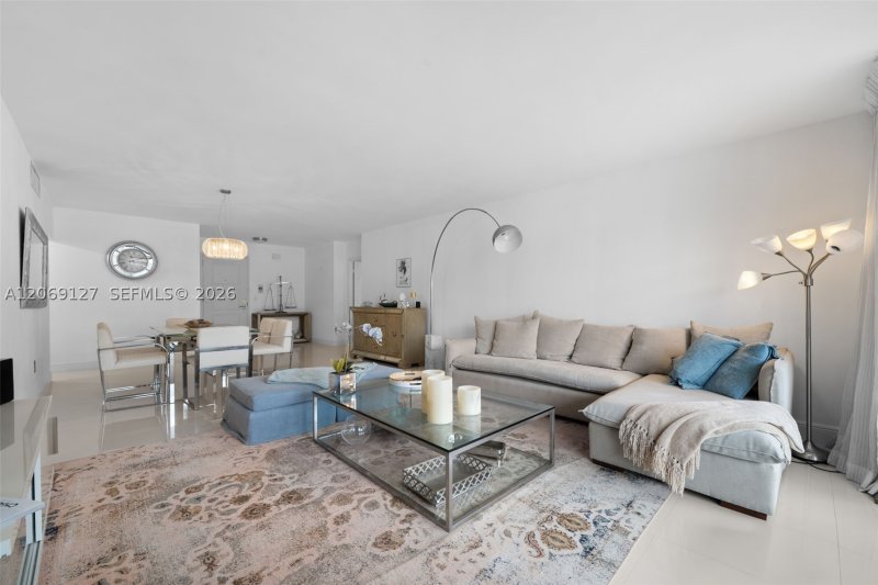 Aluguel de apartamento no Balmoral Condo 20V