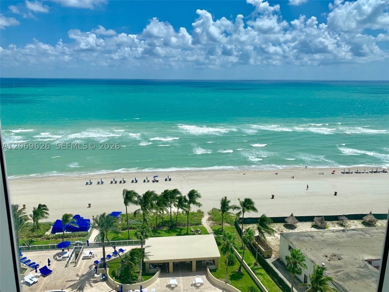 Condo for sale at The Pinnacle 1503