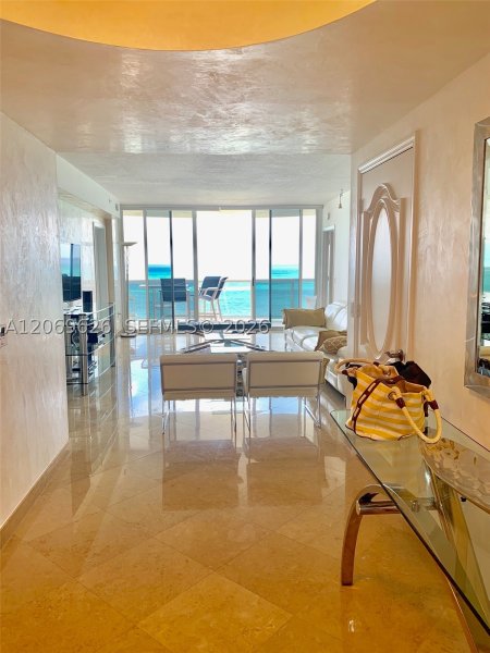 Condo for sale at The Pinnacle 1503