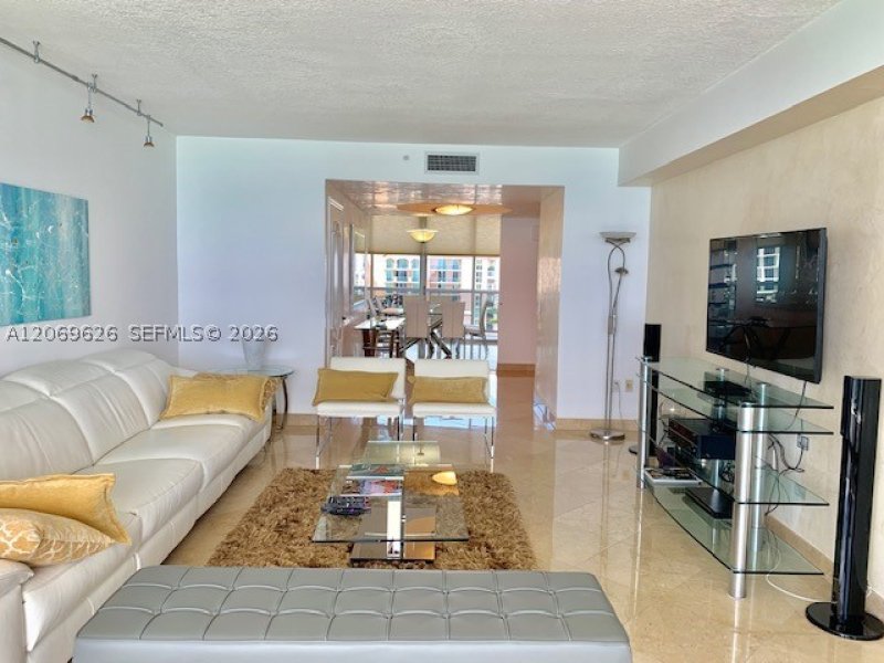 Condo for sale at The Pinnacle 1503