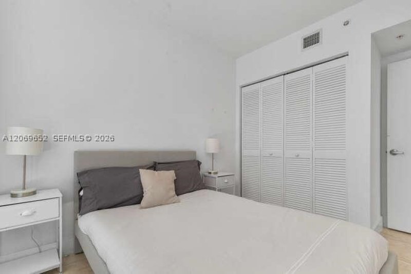 Aluguel de apartamento no Brickell on the River South 308