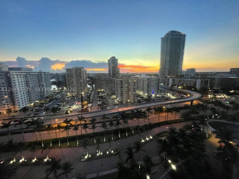 Aluguel de apartamento no Beach Club Two 1507