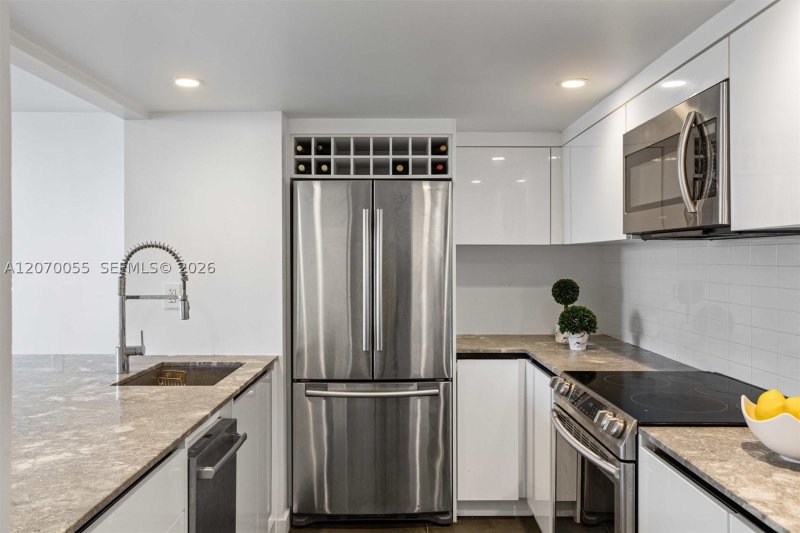 Aluguel de apartamento no Brickell Key Two 1519