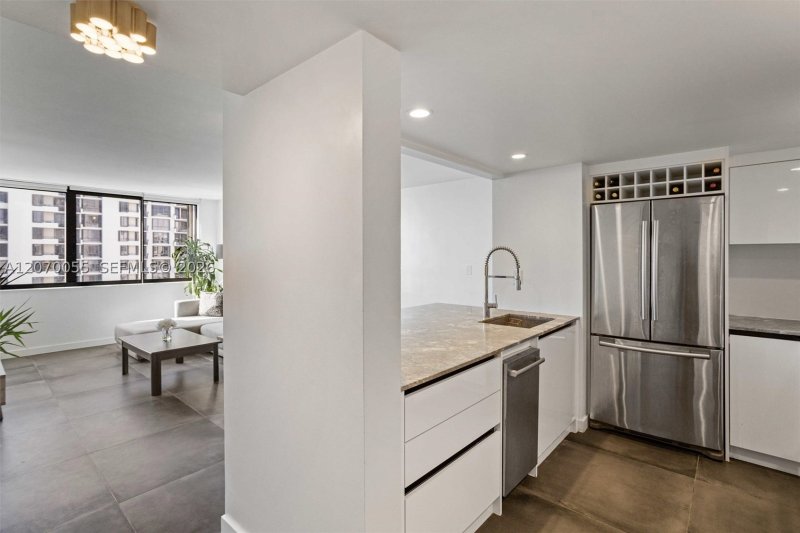 Aluguel de apartamento no Brickell Key Two 1519