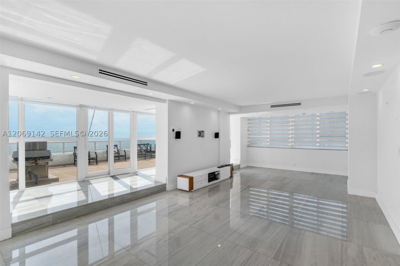 Property photo # 10