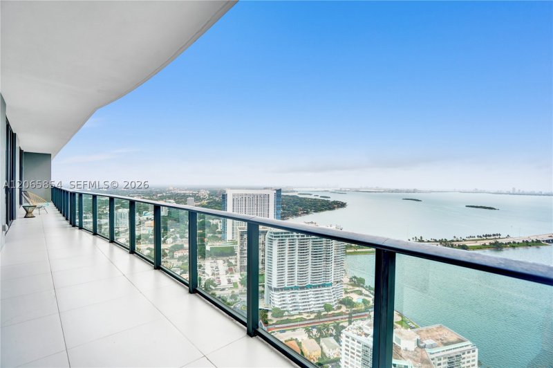 Alquiler de apartamento en Paraiso Bayviews PH4102