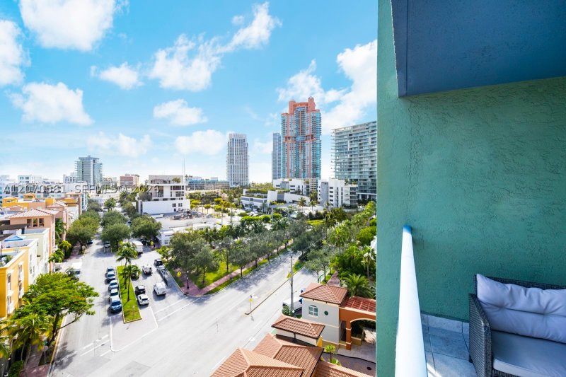 Comprar apartamento no Yacht Club at Portofino 1005