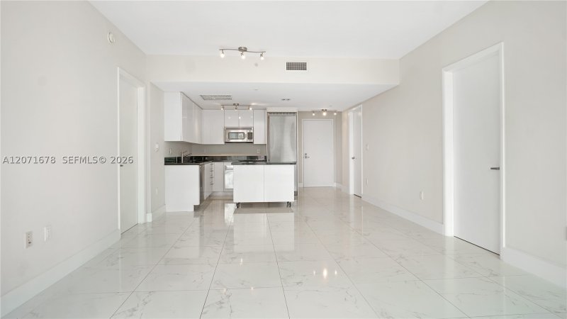 Aluguel de apartamento no Mint at Riverfront 1803