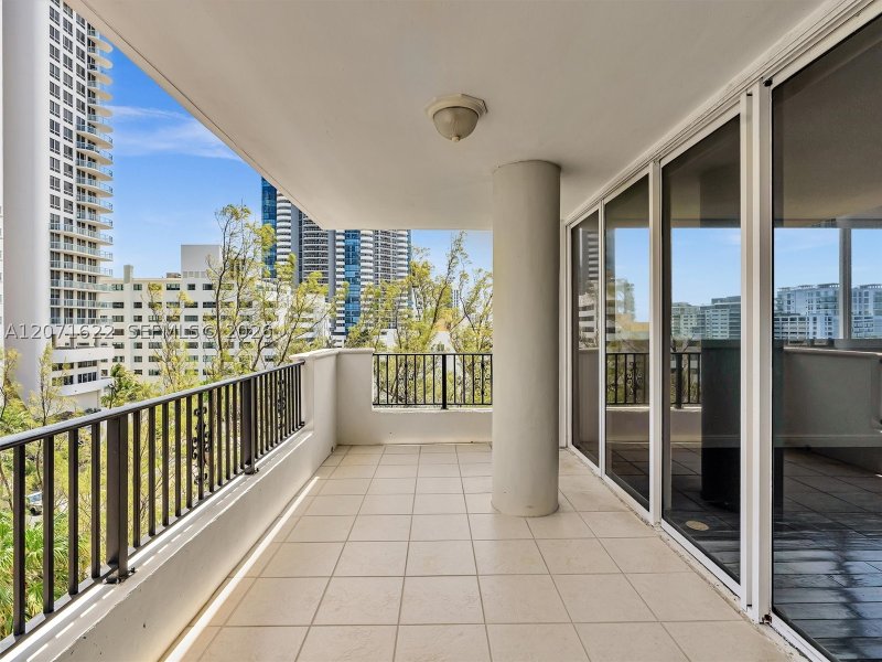 Comprar apartamento en Florida Tower 501