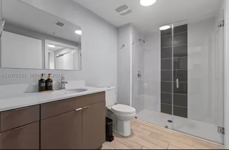Aluguel de apartamento no 26 Edgewater 811