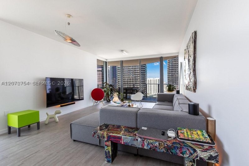 Brickell Flatiron Apt #3512