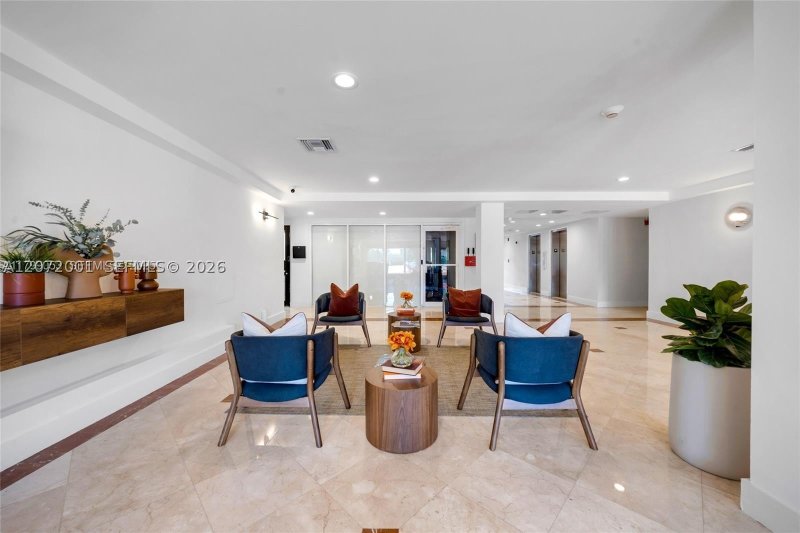 Apartment for rent at Island Place At North Bay 7J