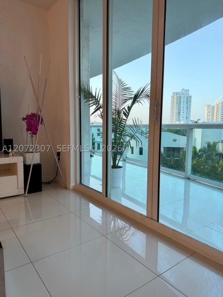 Condo for sale at 360 Condominium West 505