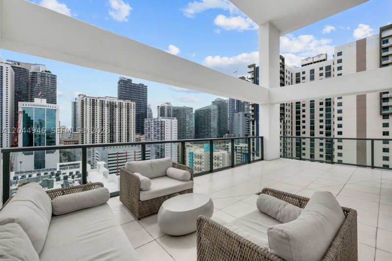 Condo for sale at Smart Brickell Residences 1801