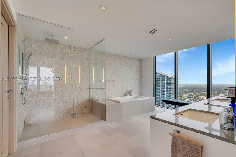 Comprar apartamento no Brickell City Centre Reach 3911