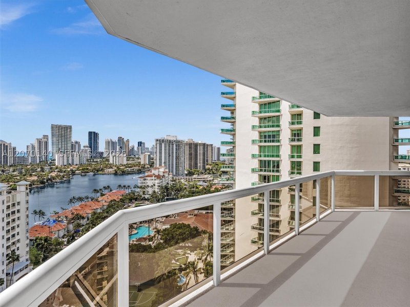 Comprar apartamento no The Landmark 2101
