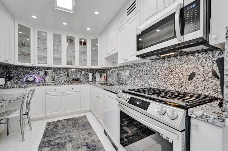 Property photo # 6