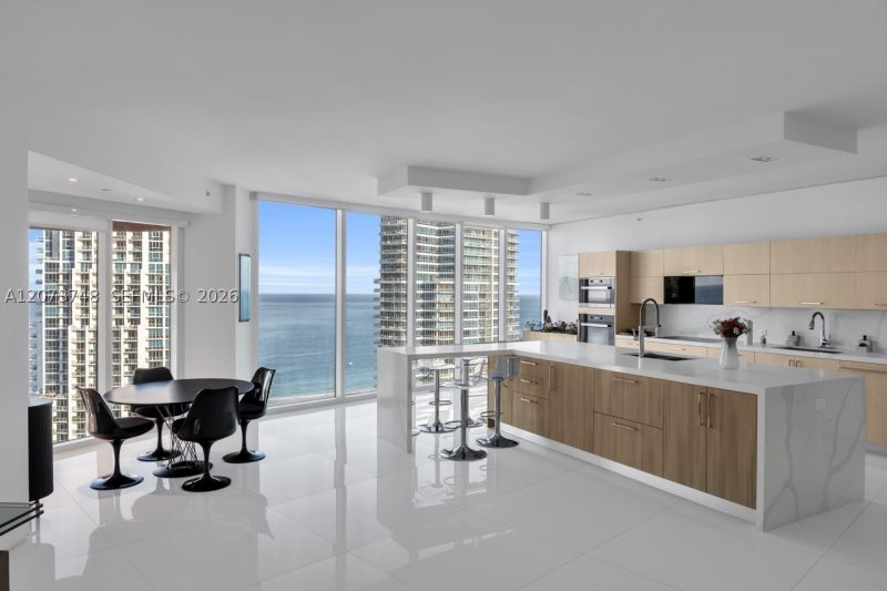 Aluguel de apartamento no Portofino Tower 3105