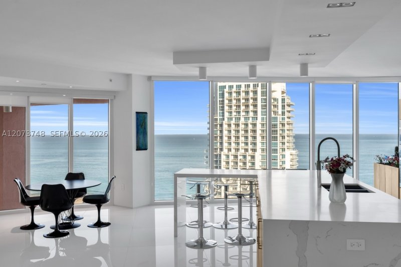 Aluguel de apartamento no Portofino Tower 3105