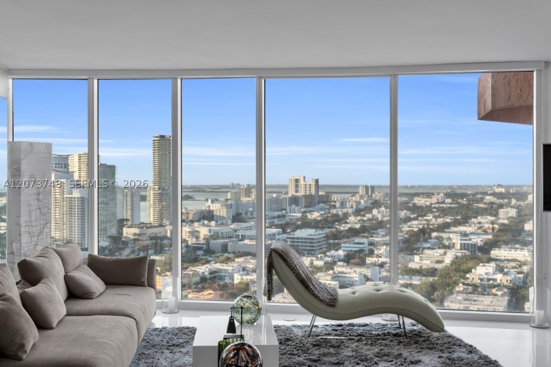 Aluguel de apartamento no Portofino Tower 3105