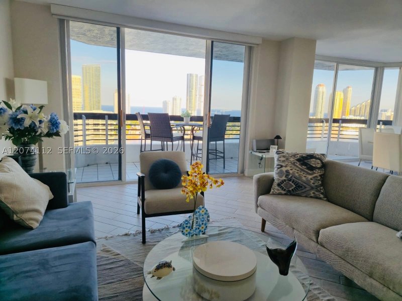 Alquiler de apartamento en Mystic Pointe 500 2215