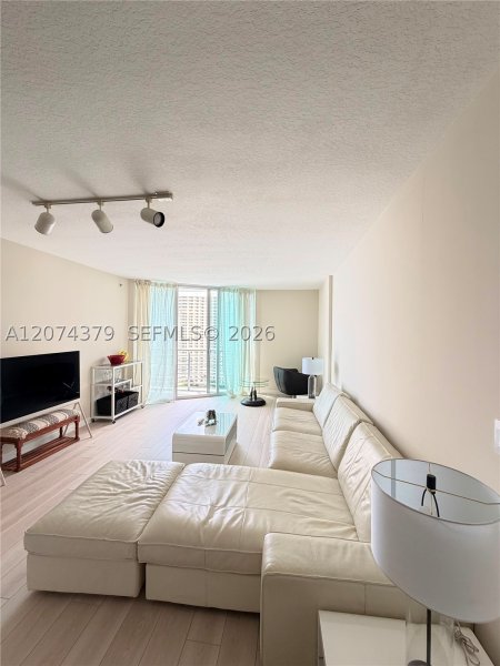 Alquiler de apartamento en One Miami West Tower 2003
