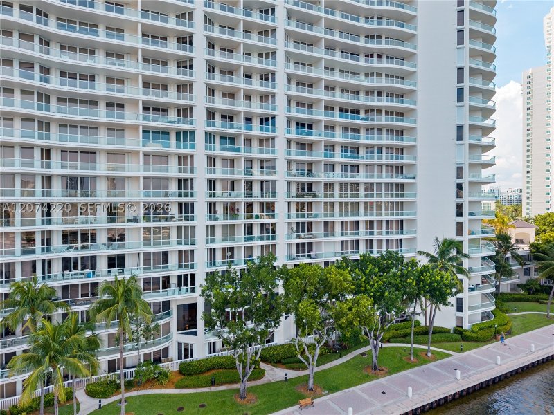 Condo for sale at 7000 Williams Island 609
