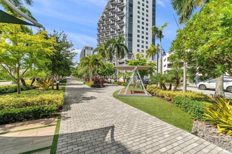 Condo for sale at 5300 Paseo 1807