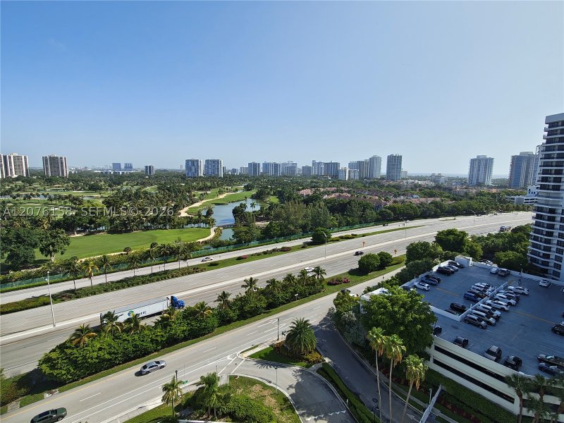 Condo for sale at Parc Central Aventura 1710