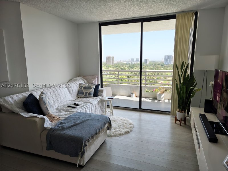 Condo for sale at Parc Central Aventura 1710