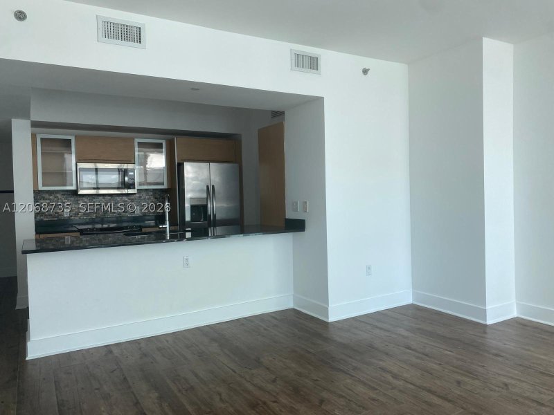 Aluguel de apartamento no The Plaza Tower II 1210