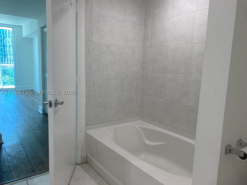 Aluguel de apartamento no The Plaza Tower II 1210