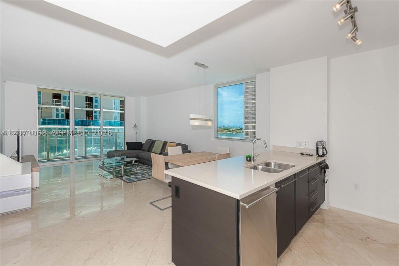Apartment for rent at 500 Brickell West Tower 1507